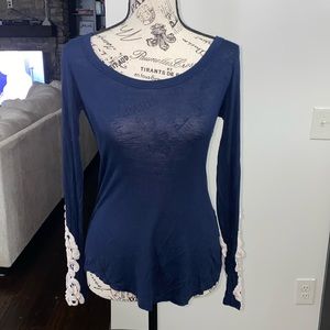 Long sleeve blouse w/crochet detail on sleeves